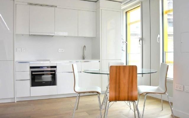 1_bedroom_flat_to_rent_in_st_giles_piazza_covent_garden_covent_garden_wc2h_london_2550093464554105625-640x400